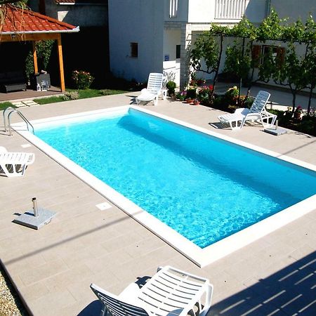 Filipovic Apartments With Pool Biograd Na Moru Exterior photo
